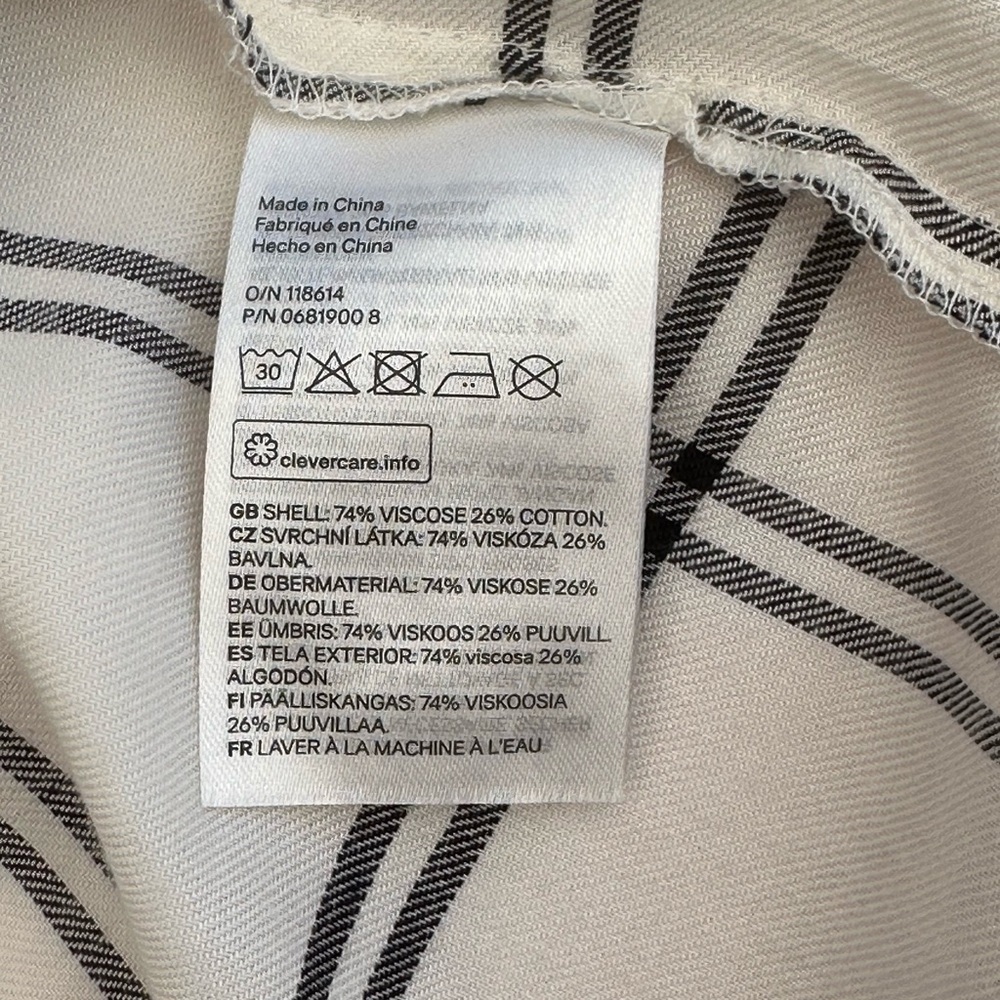 H&M White and Black Casual Button Down Shirt - Picture 7 of 10
